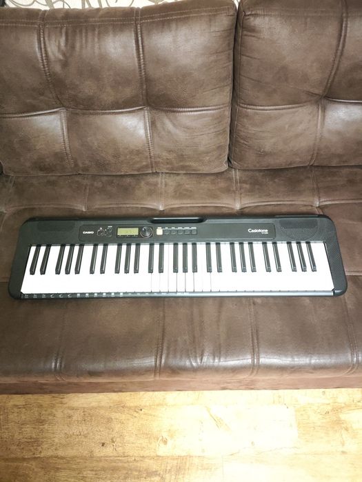 Синтезатор Casio Casiotone CT-S200 чудовий стан
