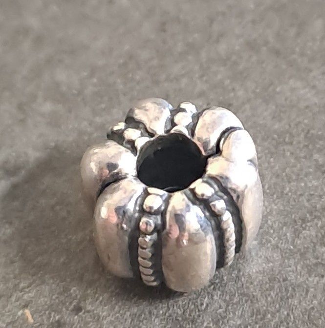 Conta Pandora Travão,  em Prata  925, como Nova