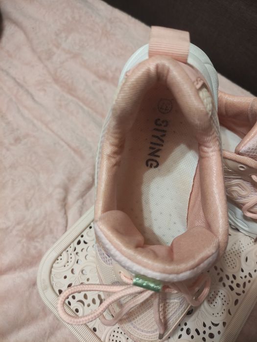 Кросівки літні 37р.