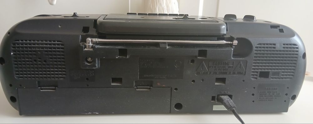Vintage radiomagnetofon Panasonic model RX-FS430 z 1994 roku