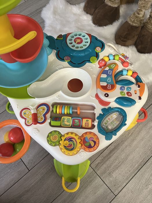 Stolik edukacyjny