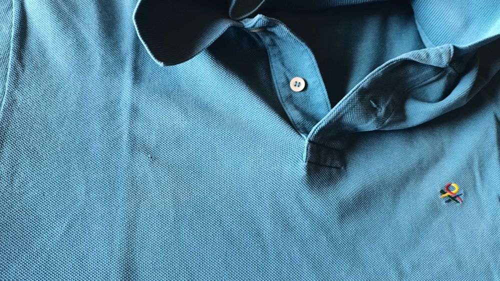 Polo azul da Benetton