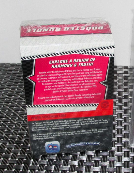 Pokémon Booster Bundle White Flare