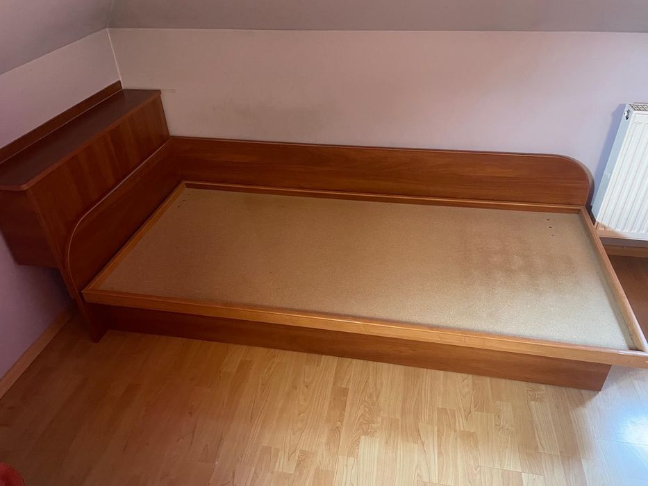 Łóżko płyta z pojemnikiem, materac 90x200