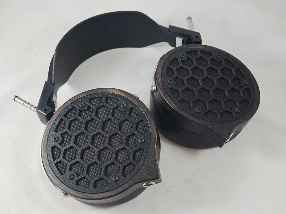 Планарні навушники Sash Tres SE – аудіофільський рівень звуку