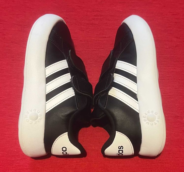 Круті оригінальні кросівки демісезонні Adidas GRAND 26,5 17см в ідеалі