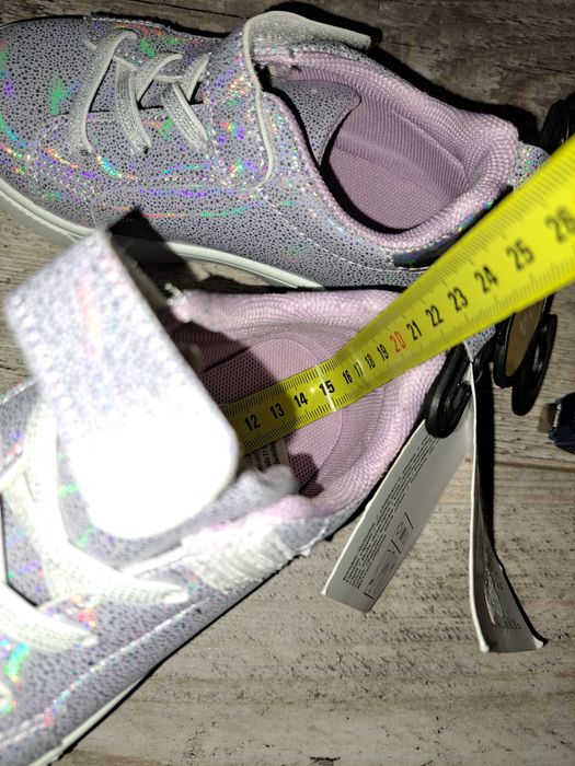 Buty dziewczęce, sportowe, fioletowe, mieniące się - rozm 24