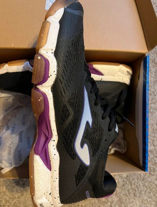 Ténis indolor tamanho 41 para desporto de raquete, novos