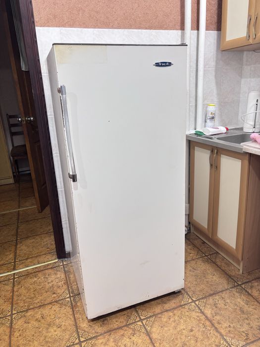 Терміново!!! продам старий холодильник ЗІЛ у робочому стані