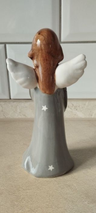 Aniołek ceramiczny z serduszkiem biały szary stan idealny na prezent