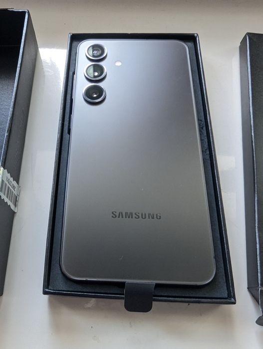 Гарантия! Samsung Galaxy S24 8/256GB Onyx Black (SM-S921BZKGEUC)