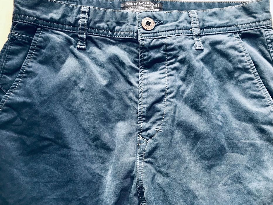 Spodnie marki Jack&Jones          28x32