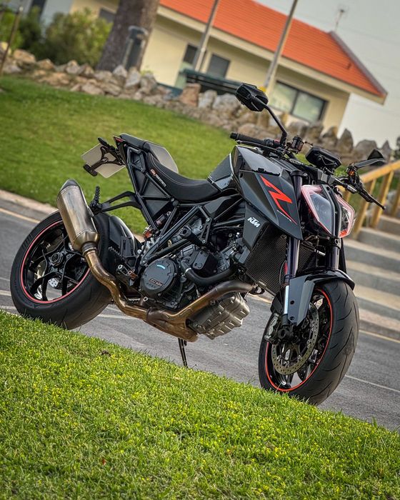 Ktm Super Duke 1290r A rainha das Nakeds