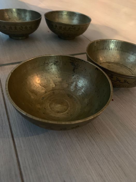 2 taças em bronze 10€