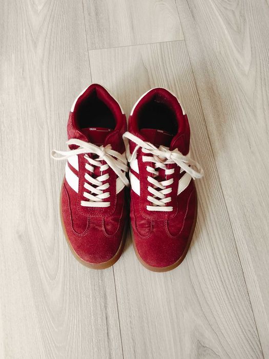 Замшеві кеди з смужками 41р Cropp