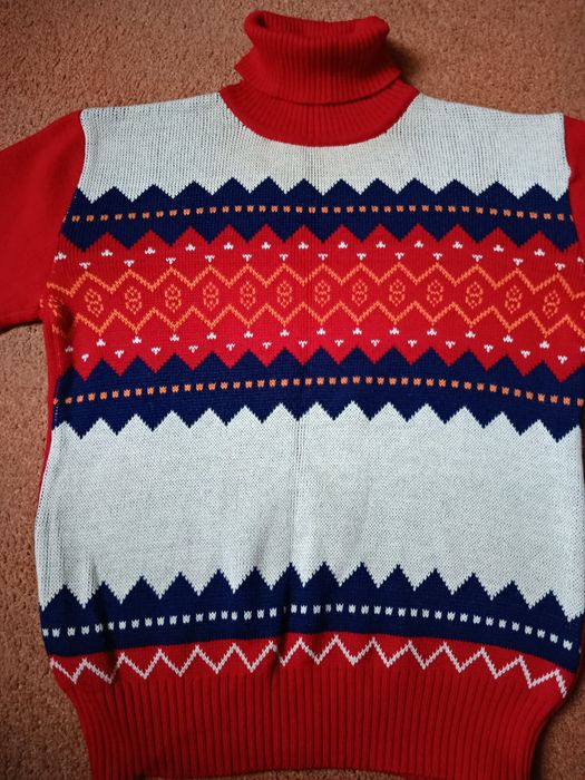 Продам свитер женский новый