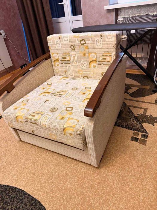 Одно крісла-ліжка у бездоганному стані! 3 000 грн за штуку