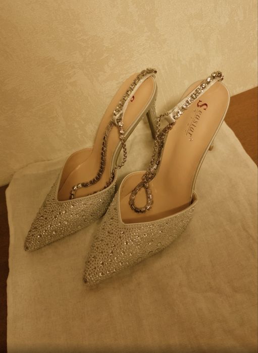 Елегантні жіночі каблучки на підборах, блискучі