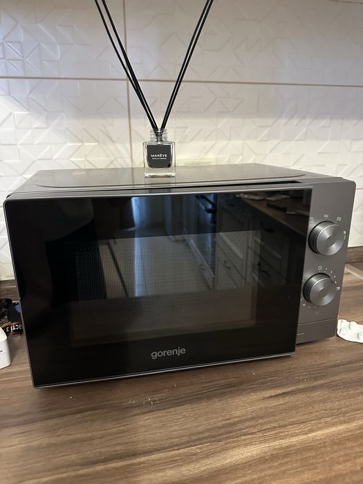Мікрохвильова піч (НВЧ) Gorenje MO20E1T4