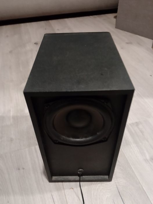 Sprzedam subwoofer 250 watt już jest możliwa wysyłka.