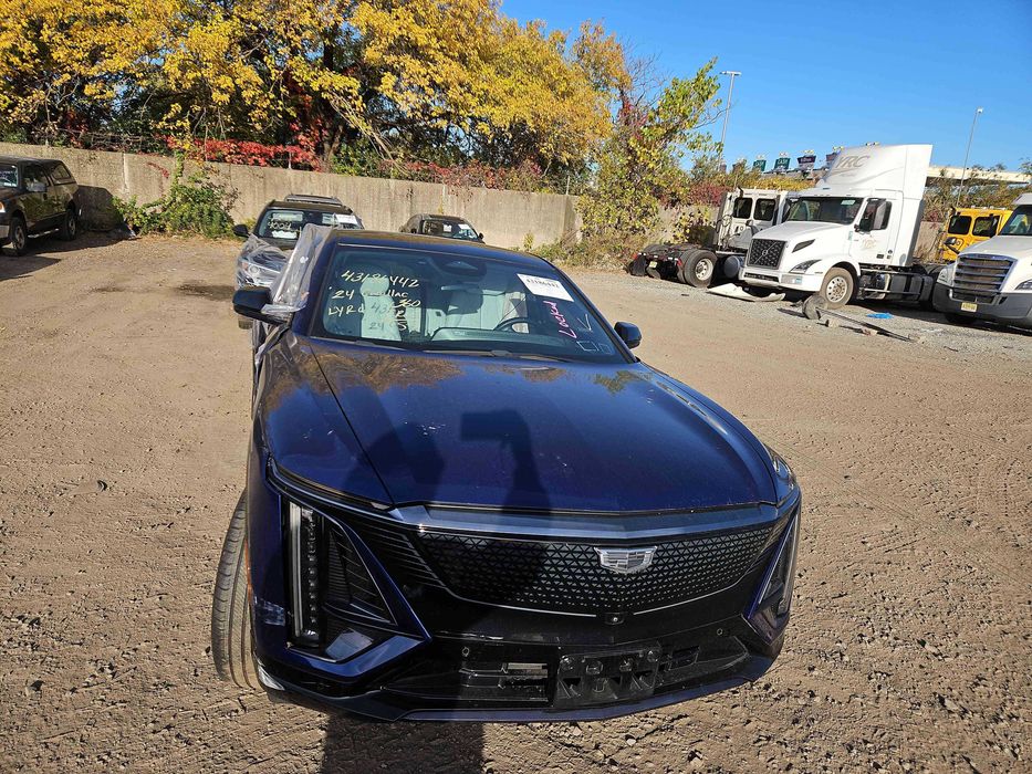 Бампер Cadillac Lyriq Optiq: 1 500 $ - Бамперы Запорожье на Olx