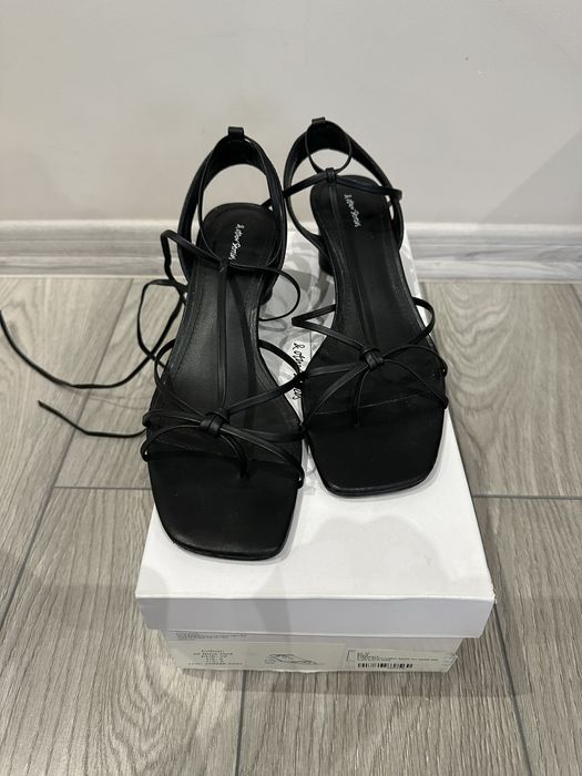 Шкіряні босоніжки &Other Stories