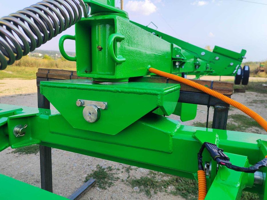 Візок для жниварок,тележка для жатки 7 8 9 10м Claas, Case, JOHN DEERE