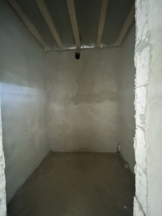 Таунхаус з гаражем Готовий до ремонту.Підведені всі комунікації