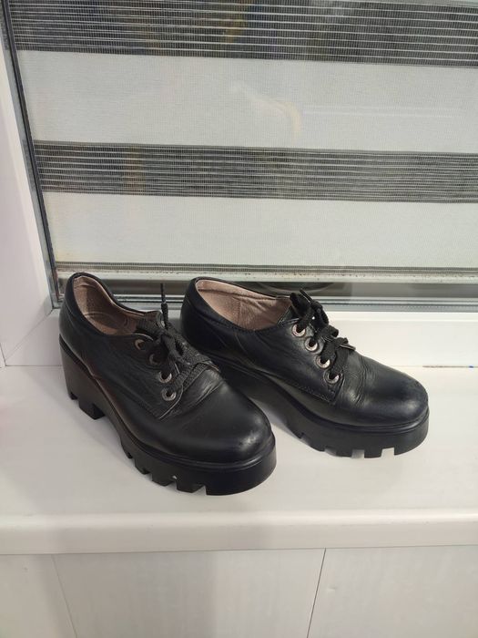 Туфлі жіночі шкіряні підліткові 37 р