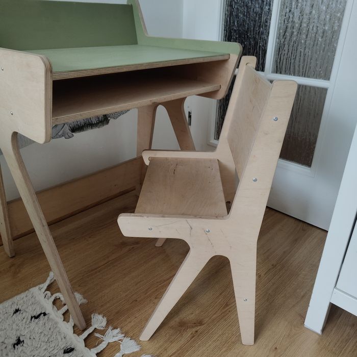 Komplet drewniane biurko plus krzesełko
