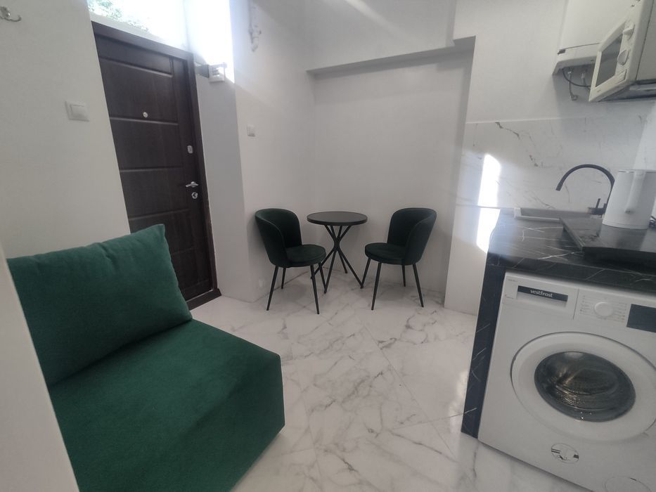 Подобово центр ,з/д церква Анни