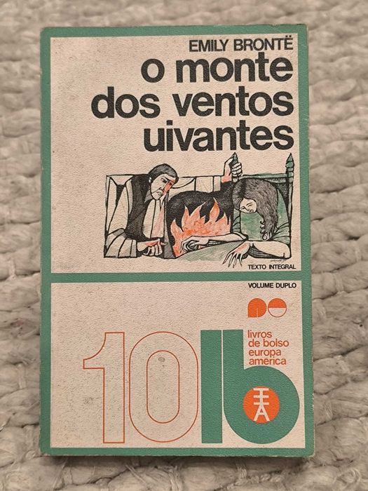 O Monte dos Ventos Uivantes
de Emily Brontë