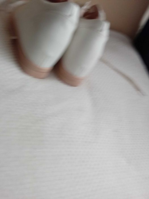 buty i półbuty na koturnie damskie