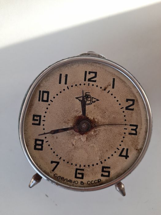 Годинники настольні,наручні