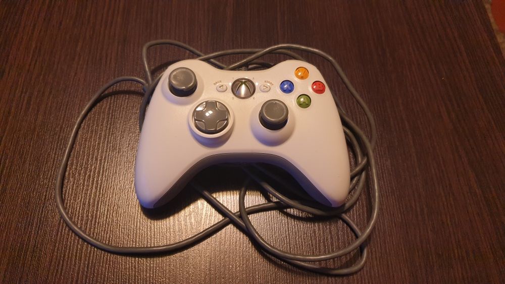 Sprzedam oryginalny pad do Xboxa 360