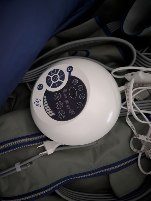Máquina de Pressoterapia UTS (Massagem e Circulação) – Como Nova