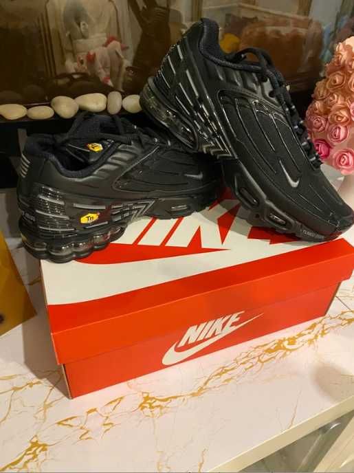 Nike Air max plus III Czarny Nowy z pudełkiem R.38