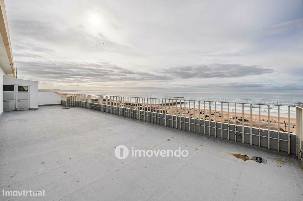 Apartamento T1 junto à praia, com estacionamento, Costa da Caparica