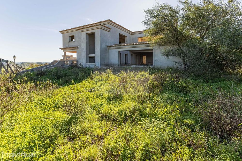 Moradia T3 para Renovar | Parque da Floresta, Vila do Bispo