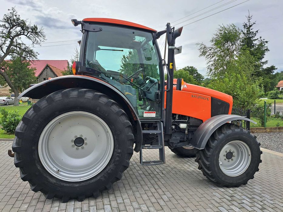 Ciągnik Kubota M 135 GX