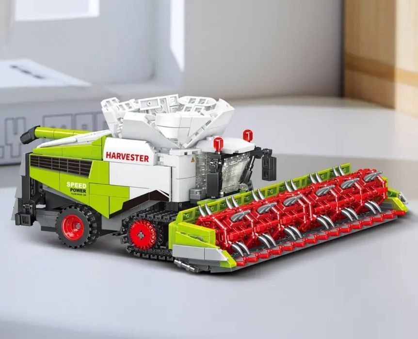Конструктор комбайн Harvester 920 блоков Lego  CLAAS  Lexiion 8700