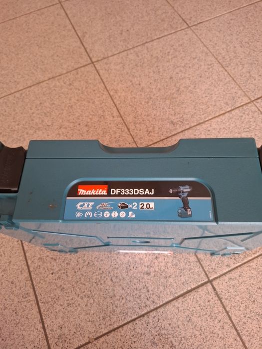 Máquina de furar e parafusar