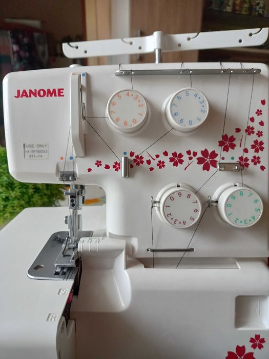 Maszyna do szycia Juno 990D