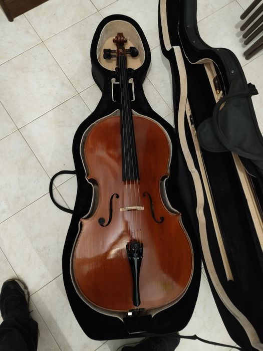 Violoncelo restaurado por Elise Derochefort