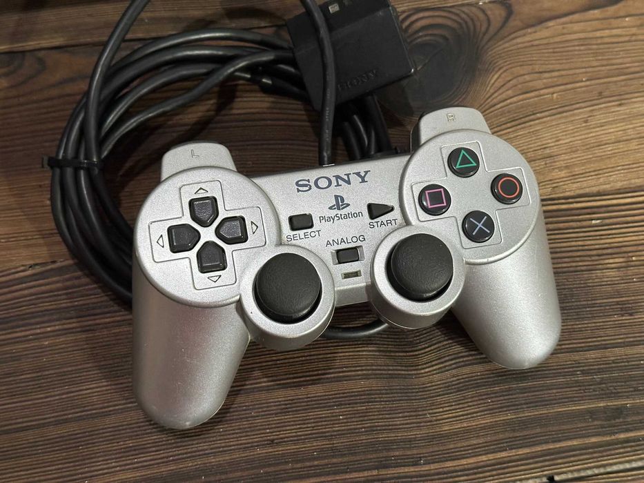 Kolekcja PS2 Silver + joystick + karta pamięci + okablowanie. - po serwisie