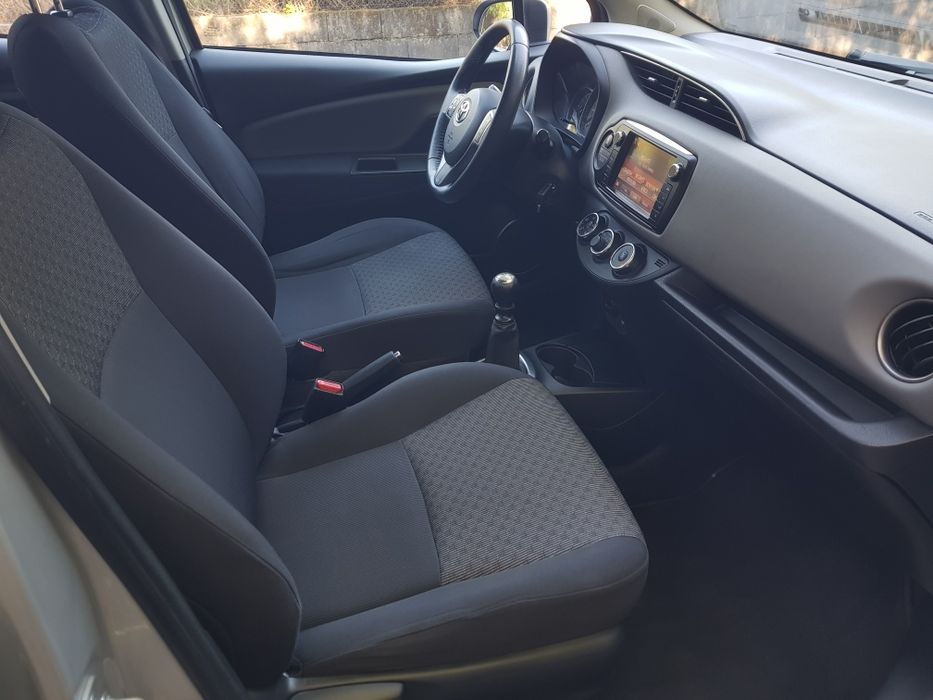 Toyota yaris 1.4 D4D * como novo  *caixa de 6velocidades*
