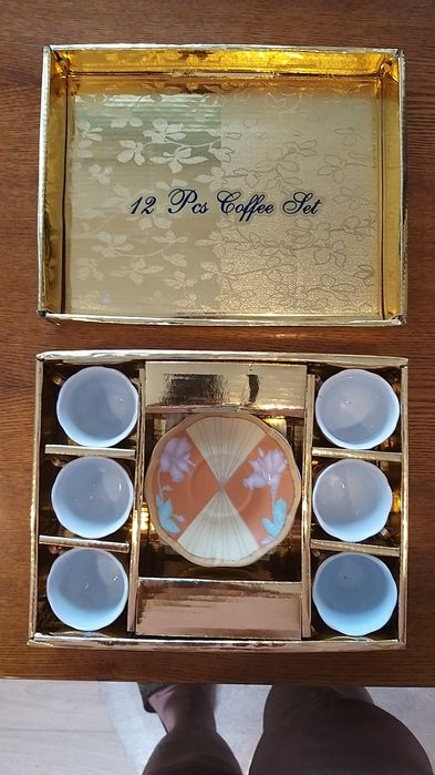 Кофейний сервіз чашки з блюдцями на 6 персон в коробці, Китай, б/в,