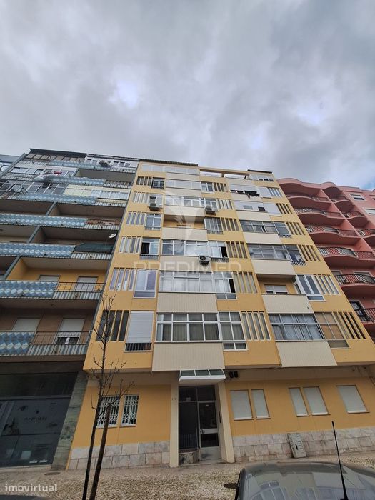 Remodelado junto estação da Amadora — Falagueira-Venda Nova, Lisboa