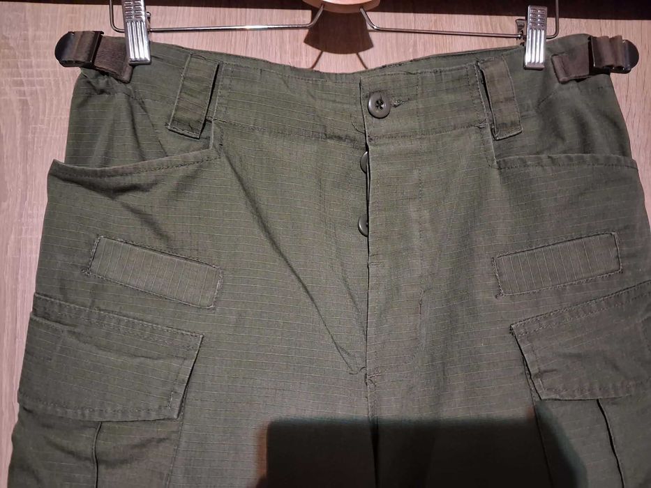 Spodnie khaki wojskowe