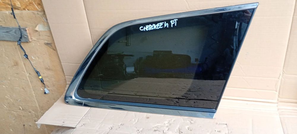 Szyba prawy tył tylna prawa karoseryjna Jeep Grand Cherokee IV WK2